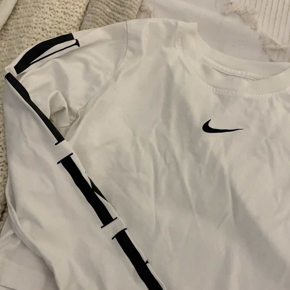 Cropped Long sleeve Nike tee - Picture 2 of 3